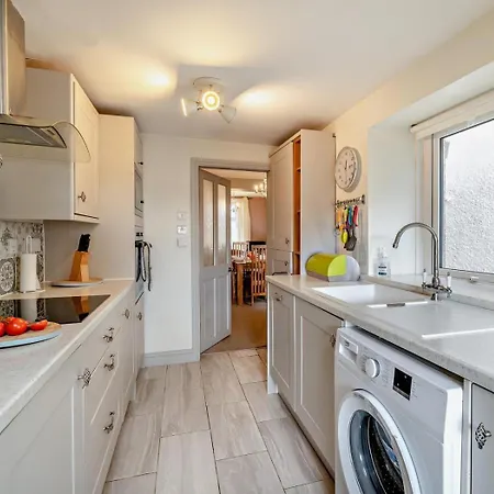 2 Bed In Oc-93608 *